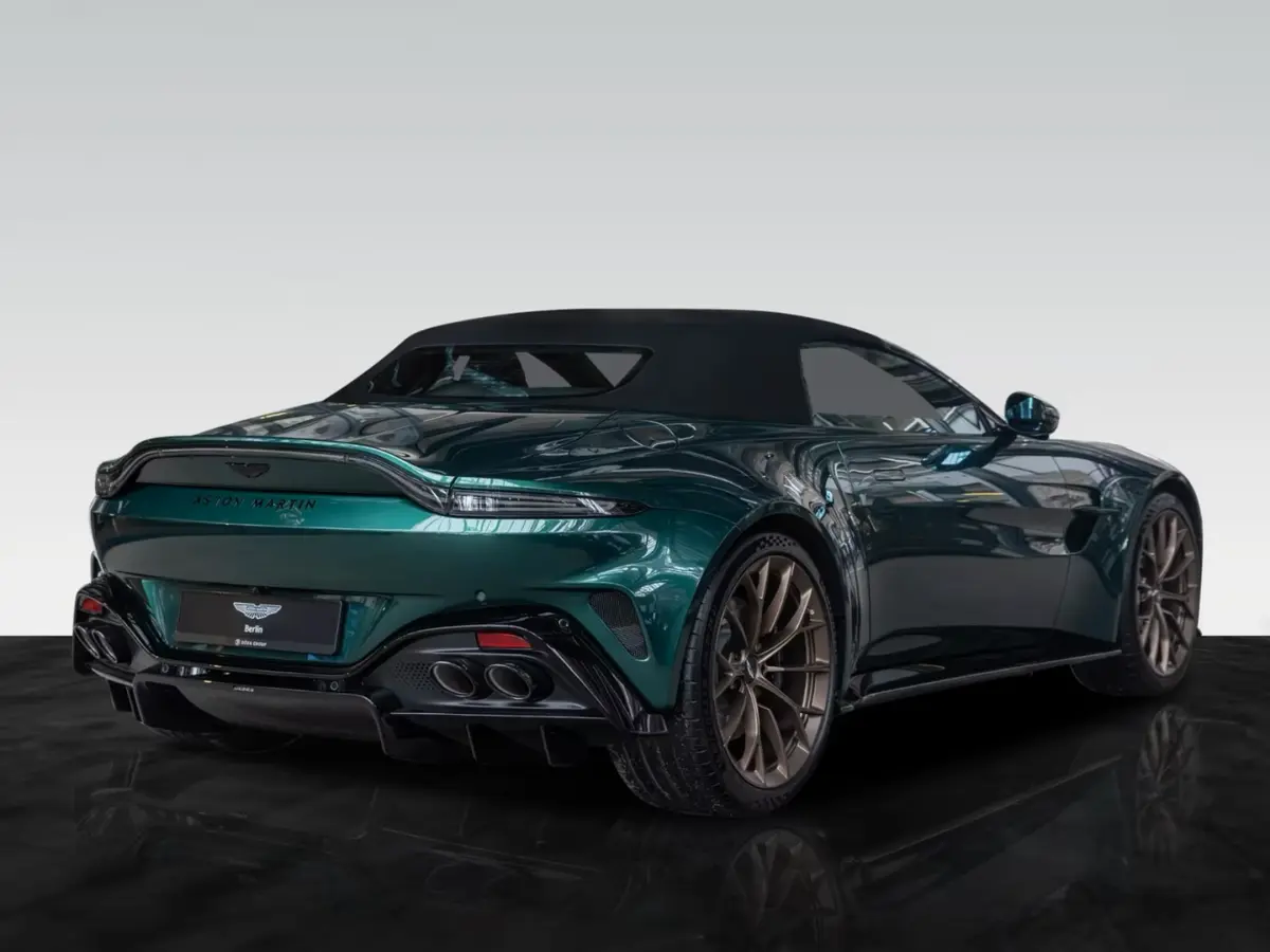 Aston Martin Vantage V8 Spider 2026, вид сзади — Luxury Car Rental Switzerland, Switzerland. Aston Martin Vantage V8 Spider в Switzerland Aston Martin Vantage V8 Spider 2026 года…