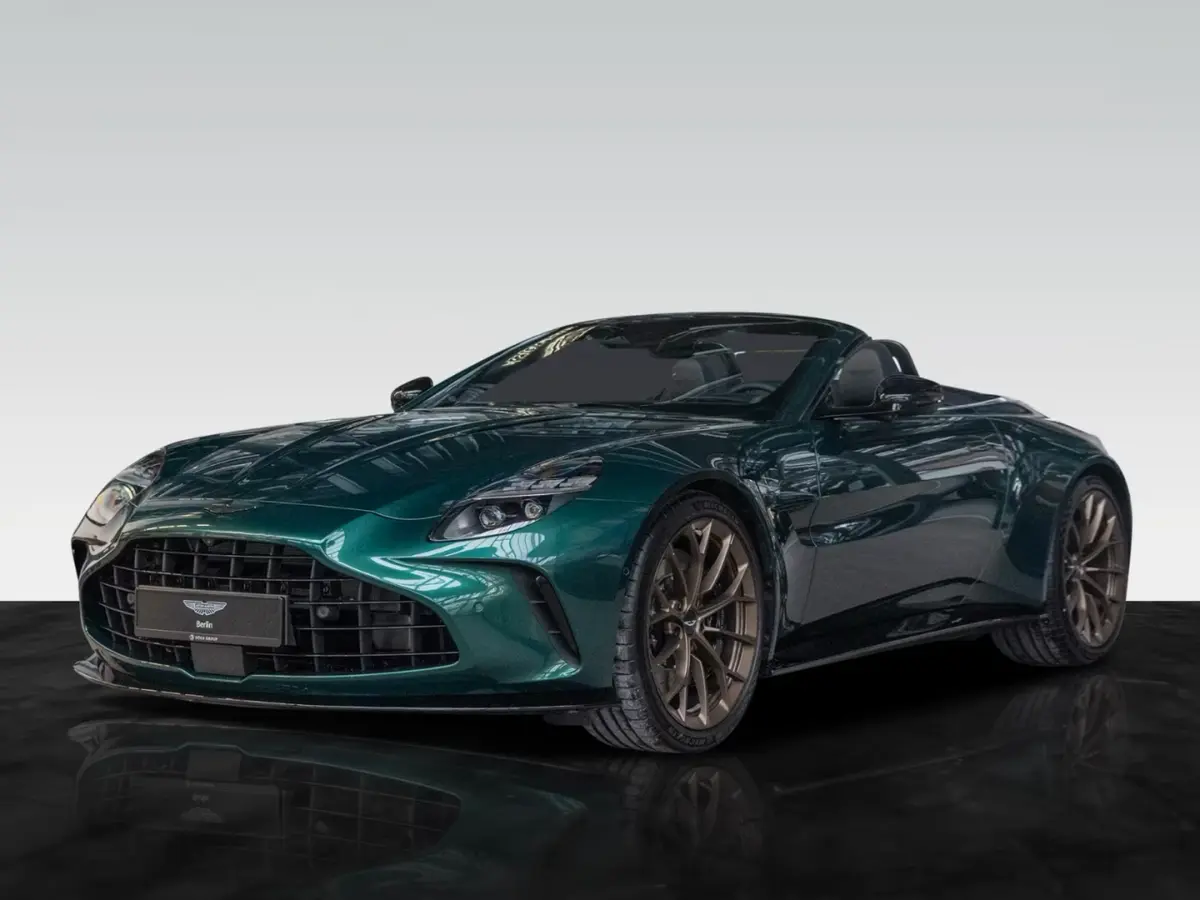Aston Martin Vantage V8 Spider 2026, салон — Luxury Car Rental Switzerland, Switzerland. Aston Martin Vantage V8 Spider в Switzerland Aston Martin Vantage V8 Spider 2026 года…