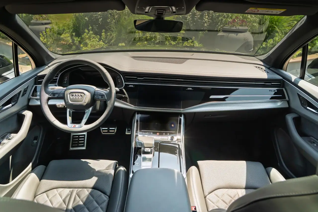 Audi Q7 50 TDI S-Line Edition 2025, exterior — Luxury Car Rental Switzerland, Switzerland. Audi Q7 50 TDI S-Line Edition in Switzerland The Audi Q7 50 TDI S-Line Edition is…