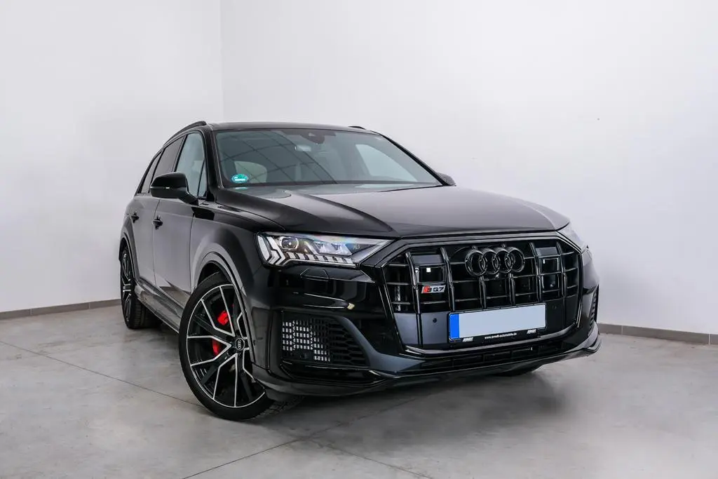 Audi SQ7 2025, салон — Luxury Car Rental Switzerland, Switzerland. Audi SQ7 в Switzerland Audi SQ7 2025 года можно арендовать в Switzerland как внедорожник…
