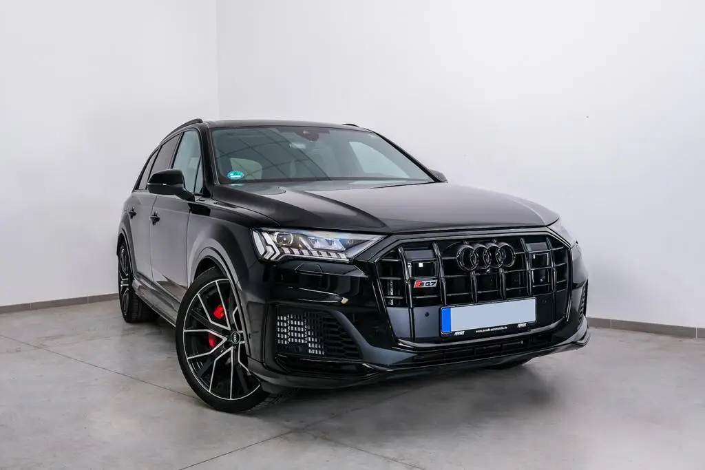 Audi SQ7 2025, салон — Luxury Car Rental Switzerland, Switzerland. Audi SQ7 в Switzerland Audi SQ7 2025 года можно арендовать в Switzerland как внедорожник…