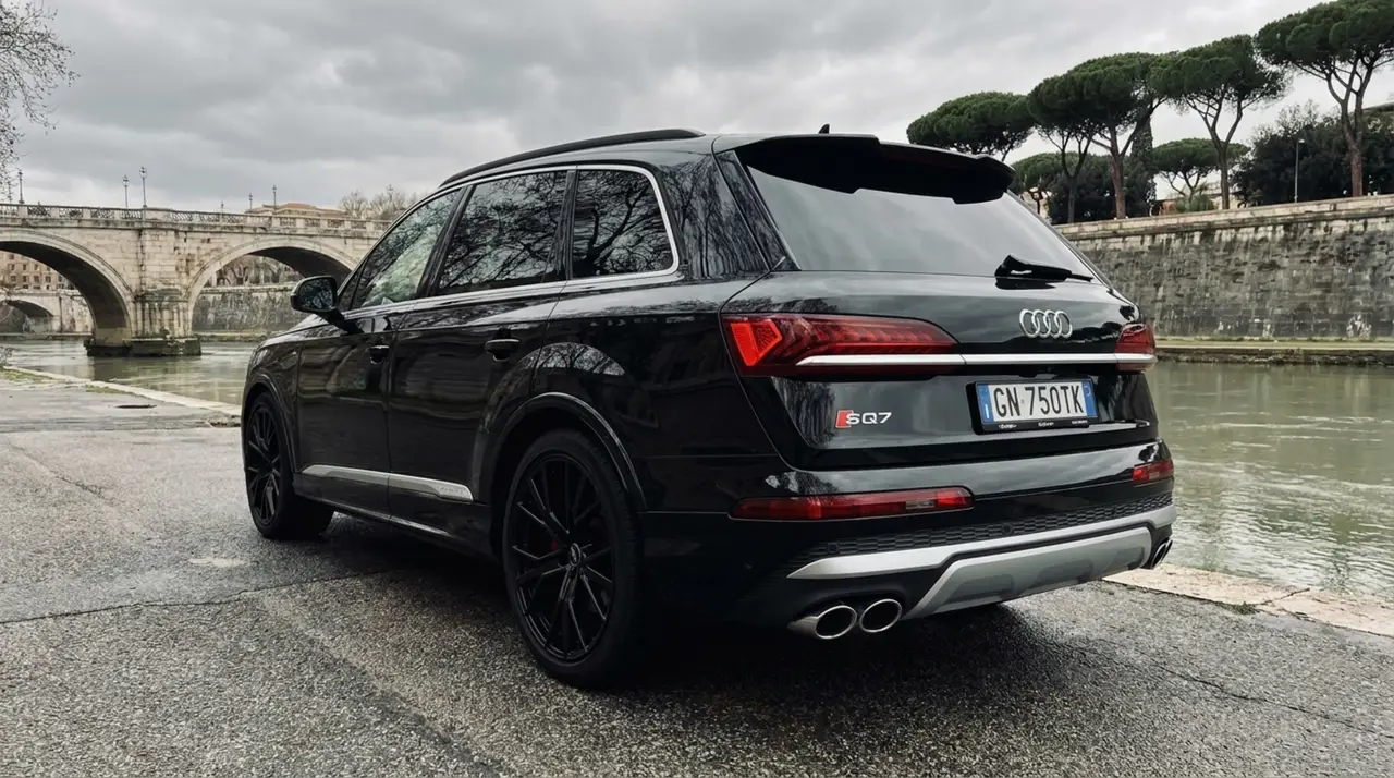 Audi SQ7 7seater 2023, exterior — Luxury Car Rental Switzerland, Switzerland. Audi SQ7 7seater in Switzerland The Audi SQ7 7seater is available for rental in…