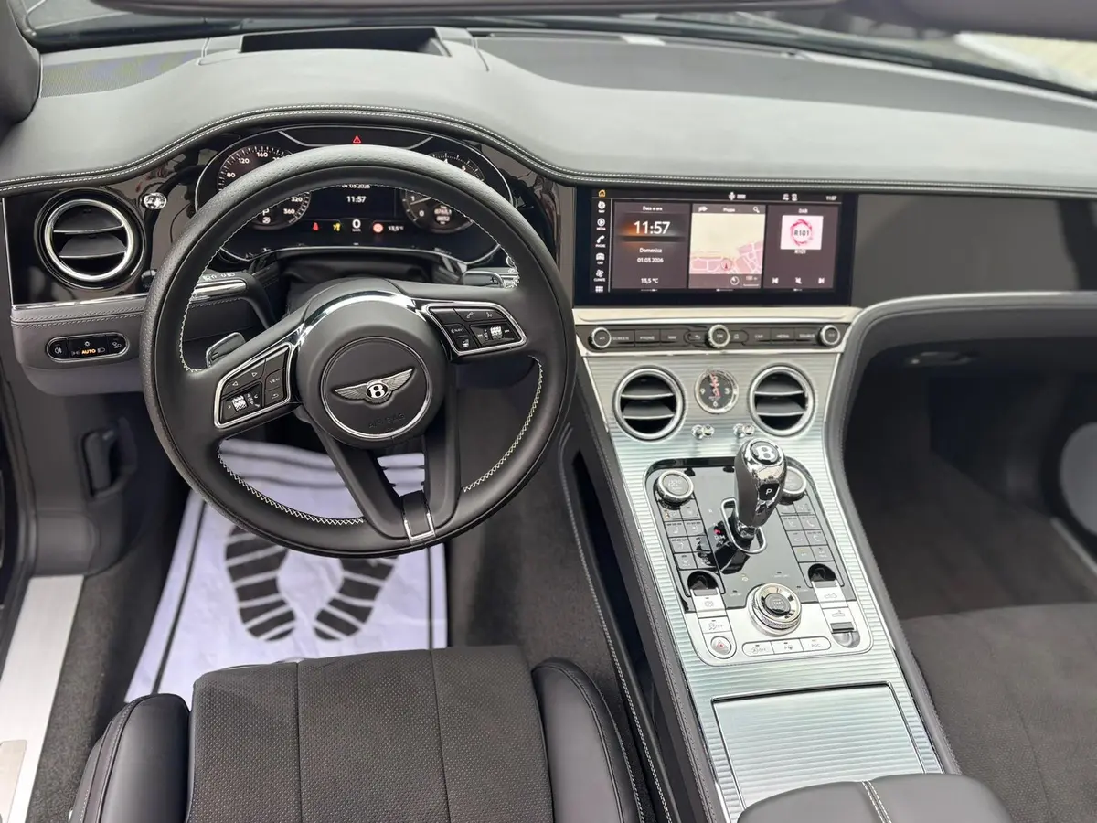Bentley Continental GTC S V8 2025, внешний вид — Luxury Car Rental Switzerland, Switzerland. Bentley Continental GTC S V8 в Switzerland Bentley Continental GTC S V8 2025 года выпуска…