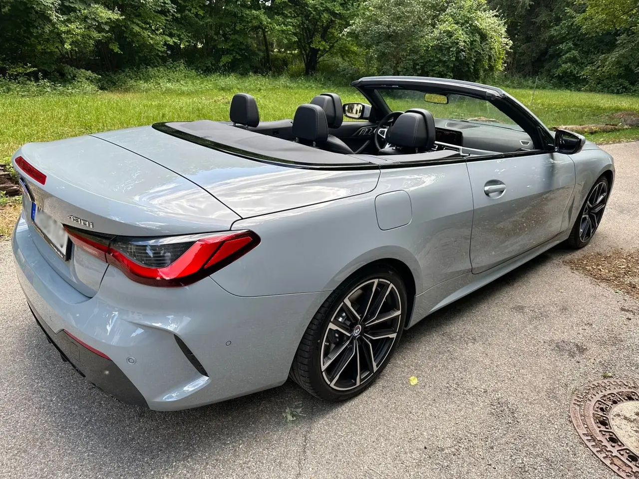 BMW 430i Cabrio 2023, exterior — Luxury Car Rental Switzerland, Switzerland. BMW 430i Cabrio in Switzerland The BMW 430i Cabrio is available for rental in Switzerland…