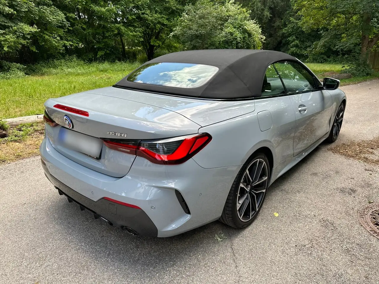 BMW 430i Cabrio 2023, front view — Luxury Car Rental Switzerland, Switzerland. BMW 430i Cabrio in Switzerland The BMW 430i Cabrio is available for rental in Switzerland…