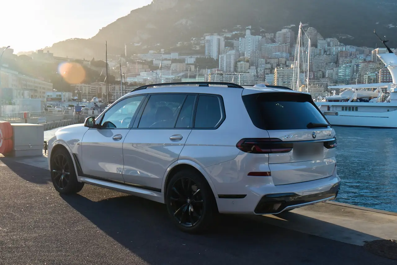 BMW X7 40d M 2024, front view — Luxury Car Rental Switzerland, Switzerland. BMW X7 40d M in Switzerland The BMW X7 40d M, model year 2024, is available for rental in…