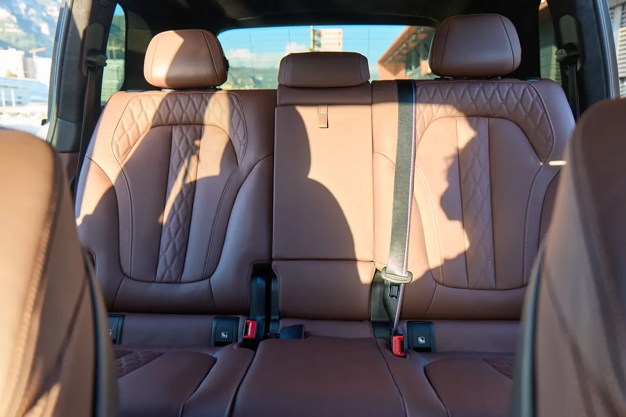 BMW X7 40d M 2024, dashboard — Luxury Car Rental Switzerland, Switzerland. BMW X7 40d M in Switzerland The BMW X7 40d M, model year 2024, is available for rental in…