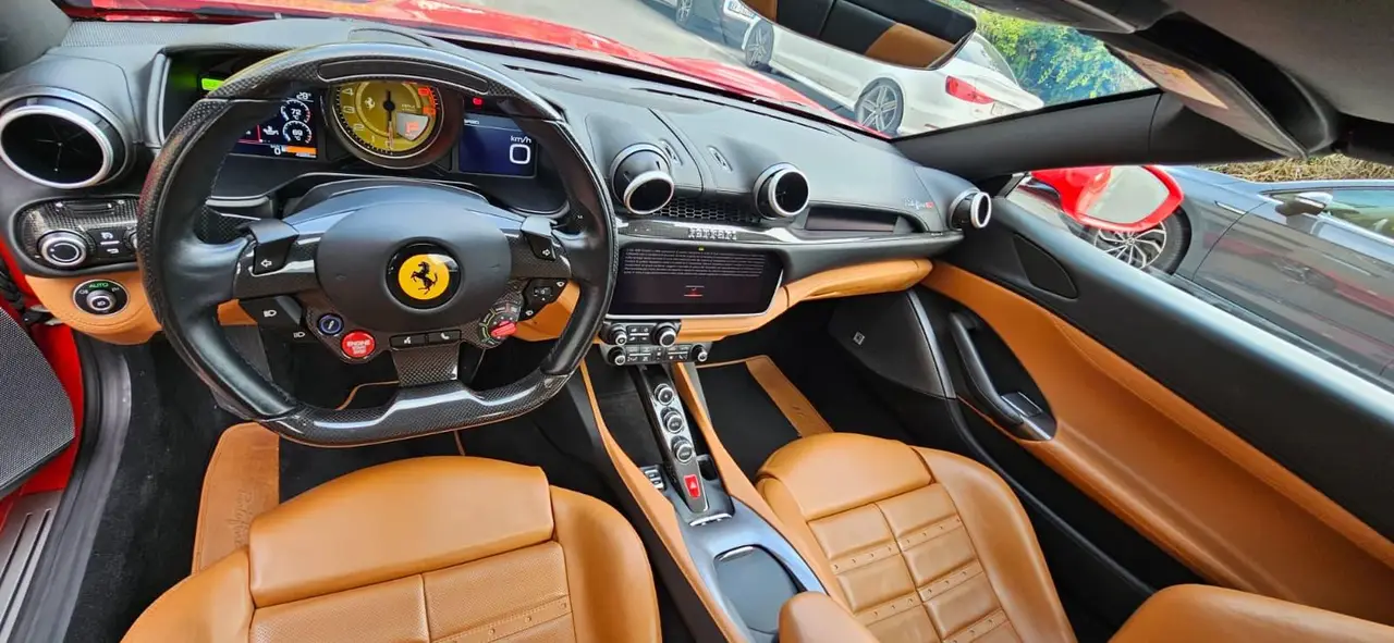 Ferrari Portofino M 2023, vue avant — Luxury Car Rental Switzerland, Switzerland. Ferrari Portofino M à Switzerland La Ferrari Portofino M 2023 est disponible à la…