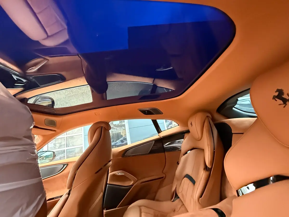 Ferrari Purosangue 2024, салон — Luxury Car Rental Switzerland, Switzerland. Ferrari Purosangue в Switzerland Ferrari Purosangue 2024 года можно арендовать в…