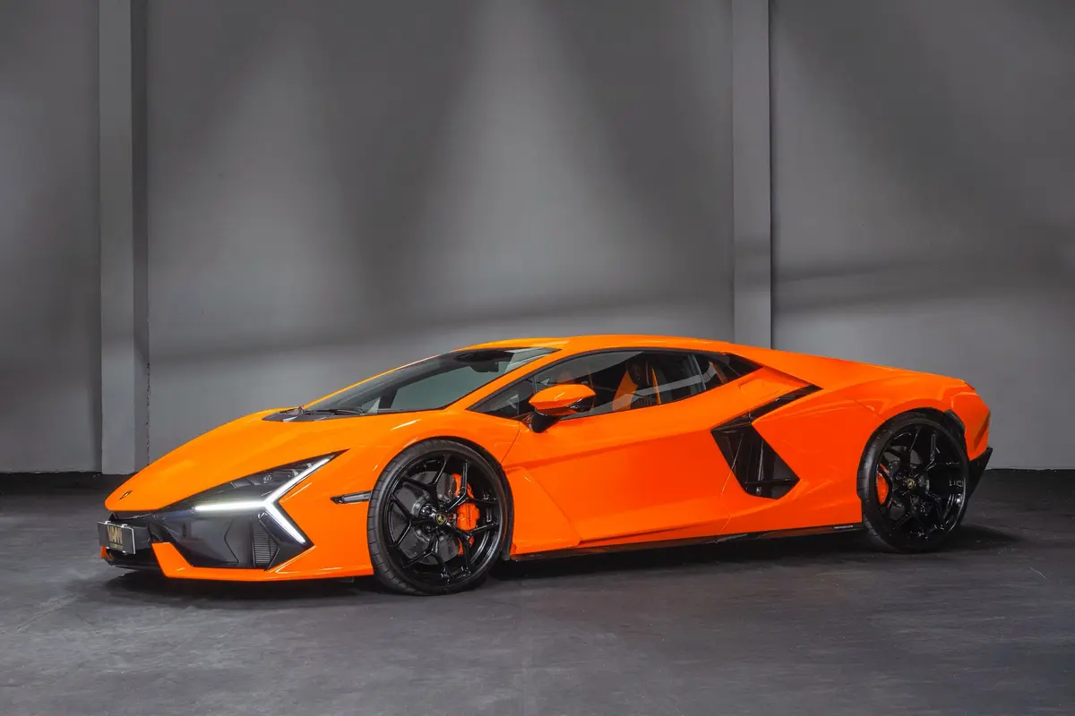 Lamborghini Revuelto 2026 — Luxury Car Rental Switzerland, Switzerland. Lamborghini Revuelto in Switzerland The Lamborghini Revuelto 2026 is available to rent in…