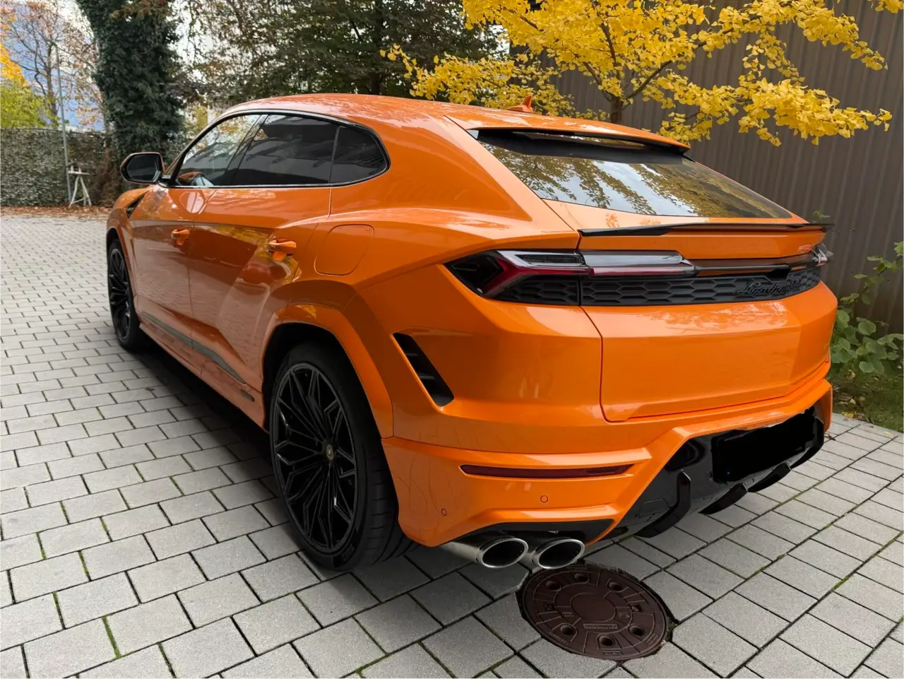 Lamborghini URUS SE 2025, внешний вид — Luxury Car Rental Switzerland, Switzerland. Lamborghini URUS SE в Switzerland Lamborghini URUS SE 2025 года включён в перечень…