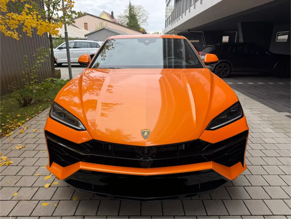 Lamborghini URUS SE 2025 — Luxury Car Rental Switzerland, Switzerland. Lamborghini URUS SE в Switzerland Lamborghini URUS SE 2025 года включён в перечень…