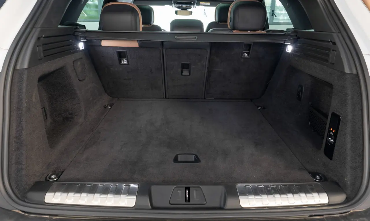 Land Rover Range Rover Sport 2025, interior — Luxury Car Rental Switzerland, Switzerland. Land Rover Range Rover Sport in Switzerland The Land Rover Range Rover Sport 2025 is…