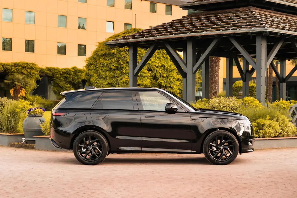 Land Rover Range Rover Sport Dynamic SE 2025, exterior — Luxury Car Rental Switzerland, Switzerland. Land Rover Range Rover Sport Dynamic SE in Switzerland The Land Rover Range Rover Sport…