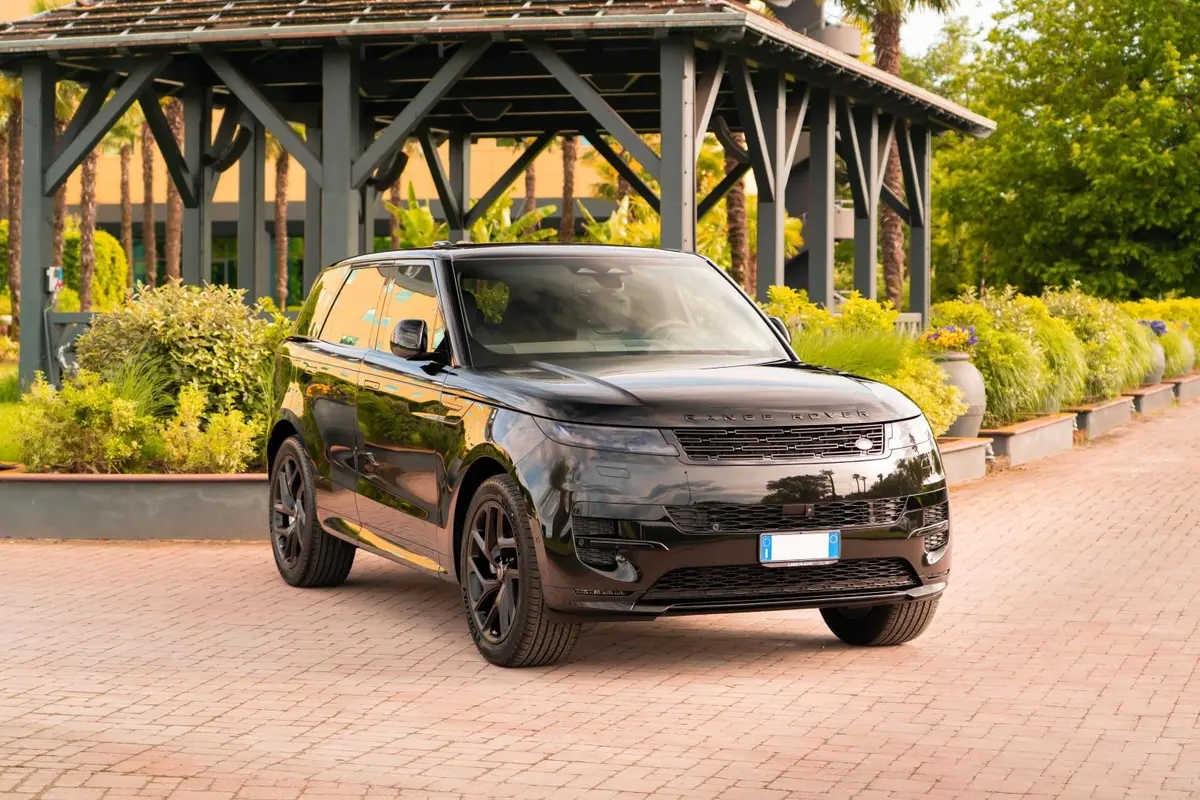 Land Rover Range Rover Sport Dynamic SE 2025, rear view — Luxury Car Rental Switzerland, Switzerland. Land Rover Range Rover Sport Dynamic SE in Switzerland The Land Rover Range Rover Sport…