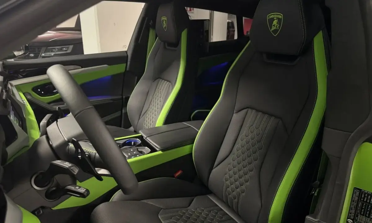Land Rover Range Rover Sport Dynamic SE 2025, interior — Luxury Car Rental Switzerland, Switzerland. Land Rover Range Rover Sport Dynamic SE in Switzerland The Land Rover Range Rover Sport…