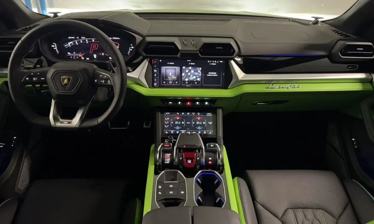 Land Rover Range Rover Sport Dynamic SE 2025, dashboard — Luxury Car Rental Switzerland, Switzerland. Land Rover Range Rover Sport Dynamic SE in Switzerland The Land Rover Range Rover Sport…