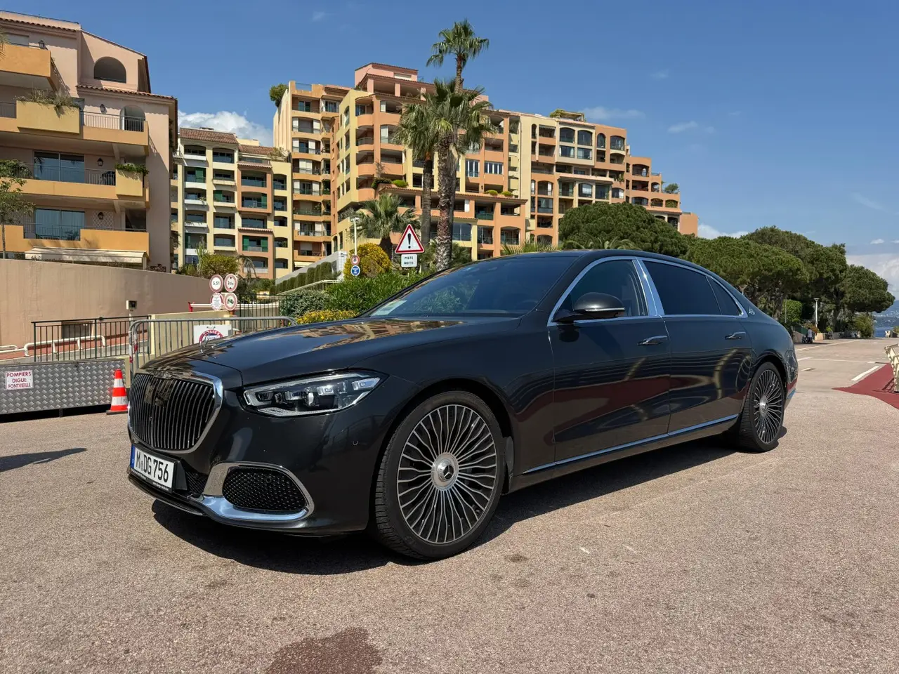 Maybach S580 2023, tableau de bord — Luxury Car Rental Switzerland, Switzerland. Maybach S580 à Switzerland La Maybach S580 2023 fait partie des véhicules proposés à la…