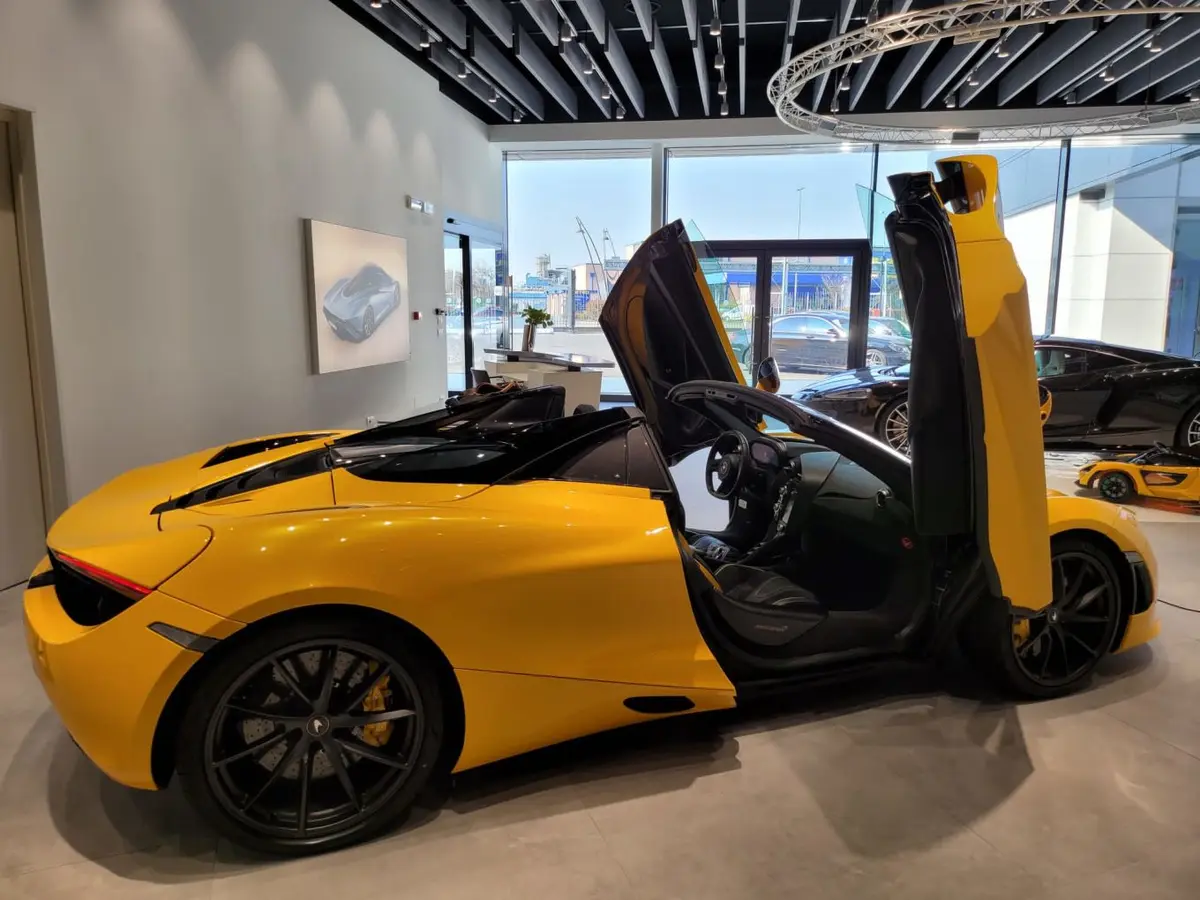 McLaren 720S Spider 2022, front view — Luxury Car Rental Switzerland, Switzerland. McLaren 720S Spider in Switzerland The McLaren 720S Spider 2022 is available to rent in…