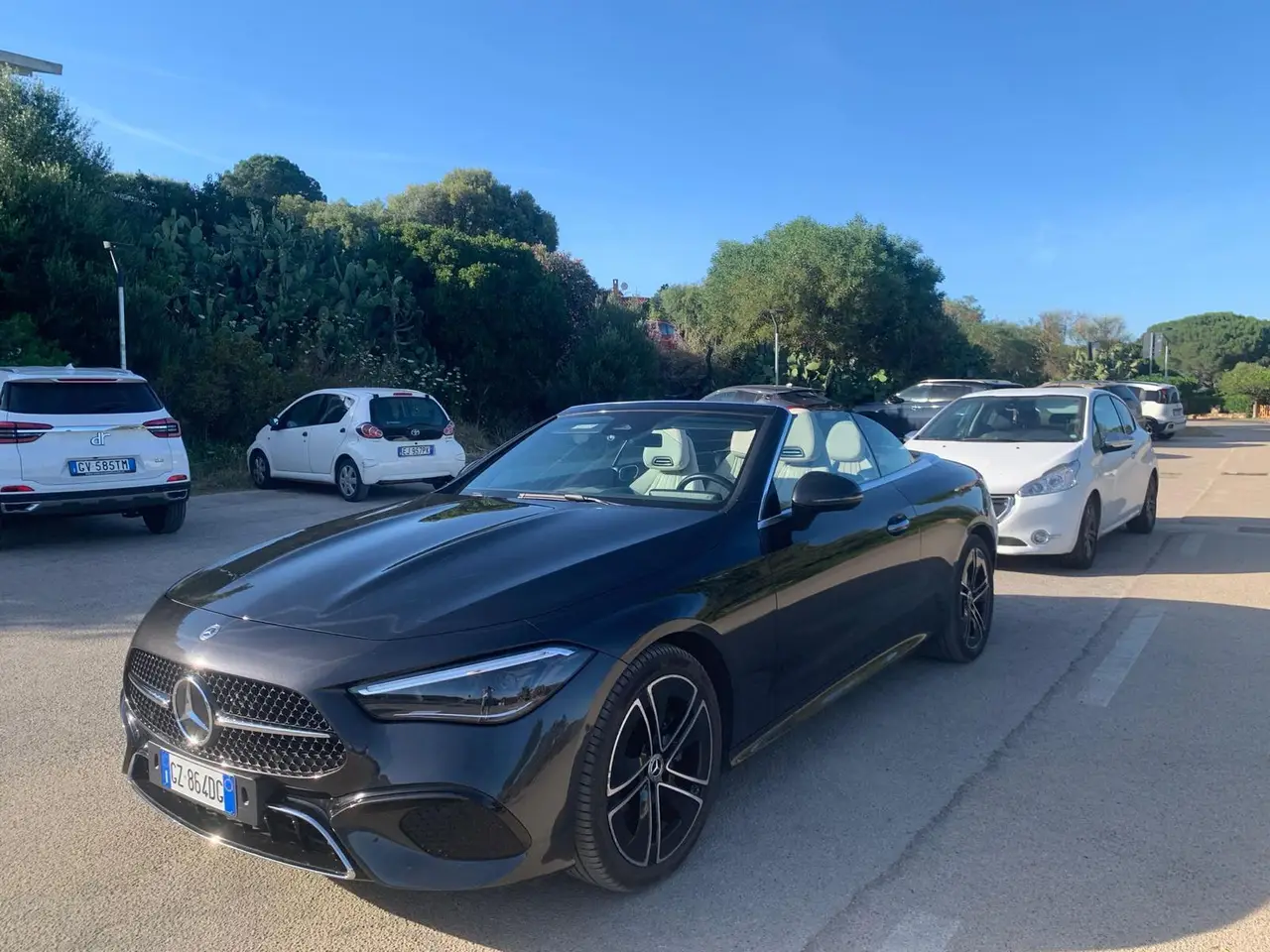 Mercedes Benz CLE Cabrio 2025 — Luxury Car Rental Switzerland, Switzerland. Mercedes Benz CLE Cabrio in Switzerland Das Mercedes Benz CLE Cabrio 2025 steht in…