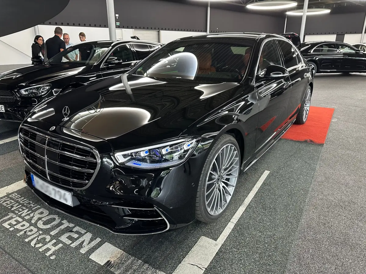 Mercedes Benz S-klasse S400 Long 4-Matic 2023 — Luxury Car Rental Switzerland, Switzerland. Mercedes Benz S-klasse S400 Long 4-Matic in Switzerland The Mercedes Benz S-klasse S400…