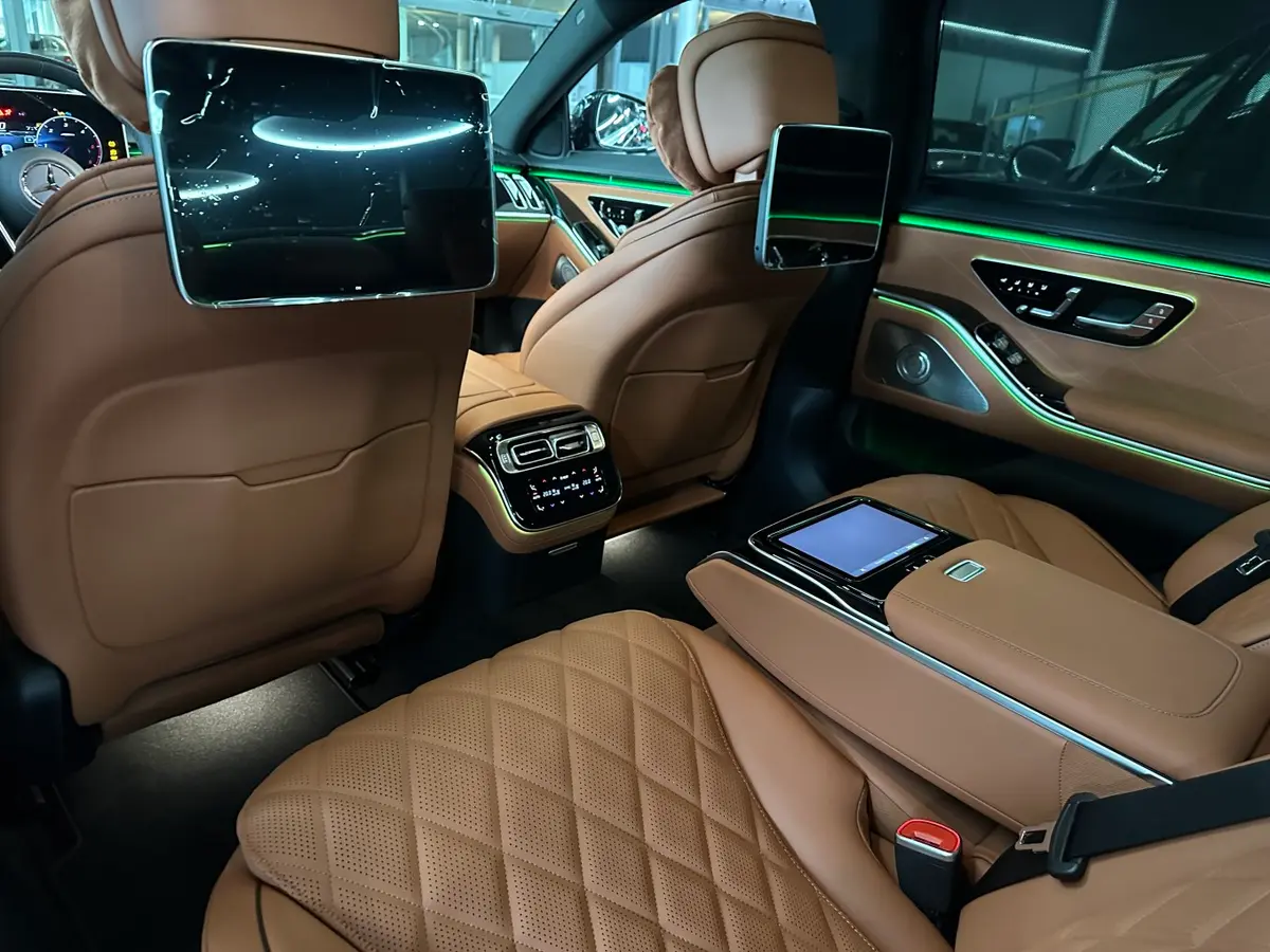 Mercedes Benz S-klasse S400 Long 4-Matic 2023, interior — Luxury Car Rental Switzerland, Switzerland. Mercedes Benz S-klasse S400 Long 4-Matic in Switzerland The Mercedes Benz S-klasse S400…