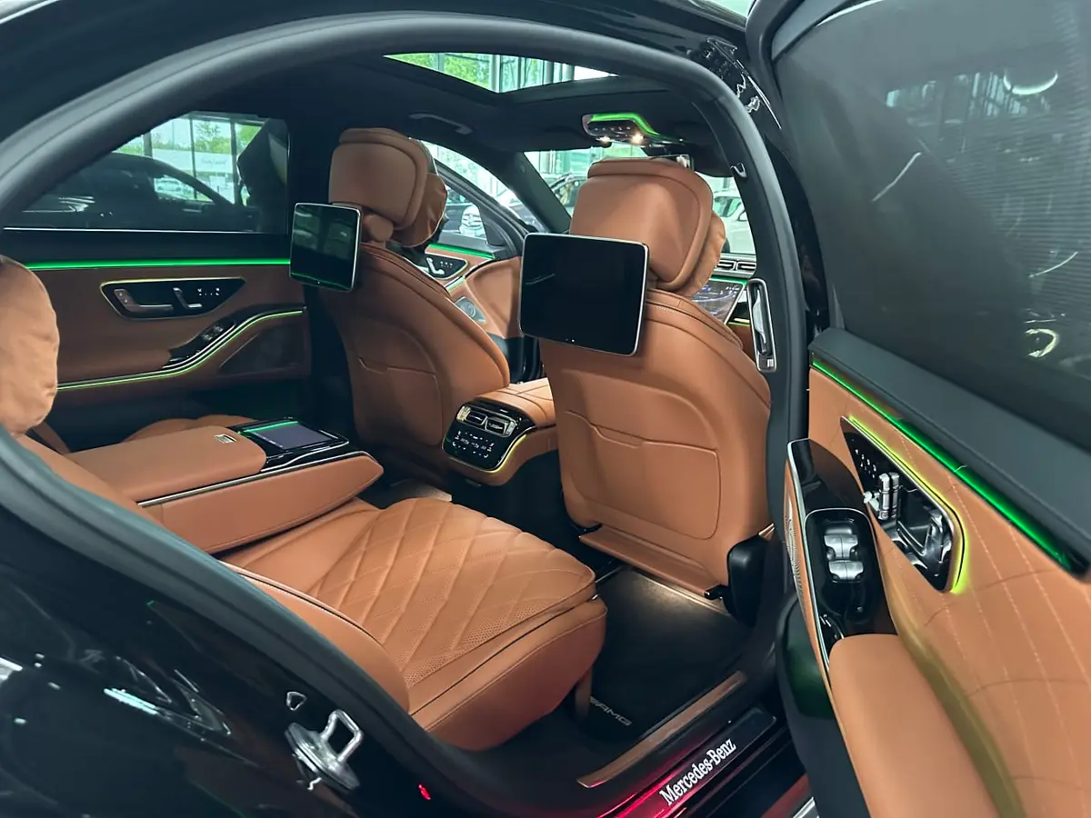 Mercedes Benz S-klasse S400 Long 4-Matic 2023, dashboard — Luxury Car Rental Switzerland, Switzerland. Mercedes Benz S-klasse S400 Long 4-Matic in Switzerland The Mercedes Benz S-klasse S400…