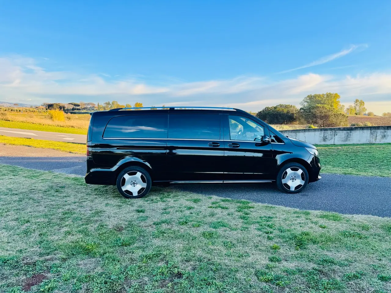 Mercedes Benz V300 4x4 XL Exclusive 7 seats 2025, front view — Luxury Car Rental Switzerland, Switzerland. Mercedes Benz V300 4x4 XL Exclusive 7 seats in Switzerland The Mercedes Benz V300 4x4 XL…