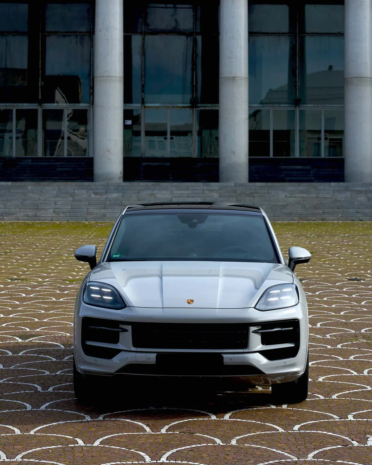 Porsche Cayenne 2025 — Luxury Car Rental Switzerland, Switzerland. Porsche Cayenne in Switzerland Der Porsche Cayenne 2025 steht in Switzerland zur Miete…