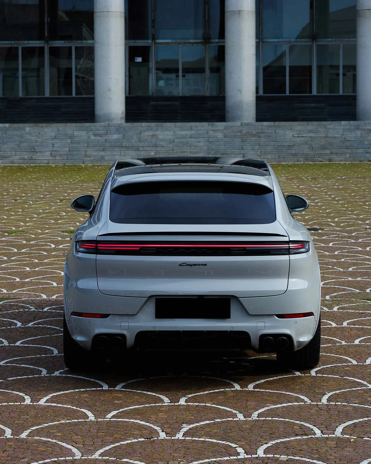 Porsche Cayenne 2025, Innenraum — Luxury Car Rental Switzerland, Switzerland. Porsche Cayenne in Switzerland Der Porsche Cayenne 2025 steht in Switzerland zur Miete…