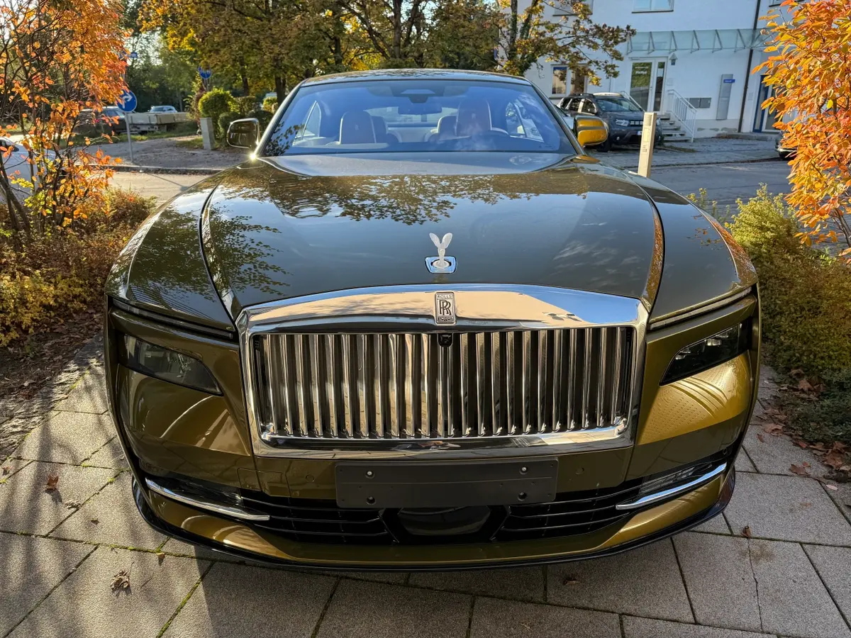 Rolls-Royce Spectre 2024 — Luxury Car Rental Switzerland, Switzerland. Rolls-Royce Spectre à Switzerland La Rolls-Royce Spectre 2024 est proposée à la location…