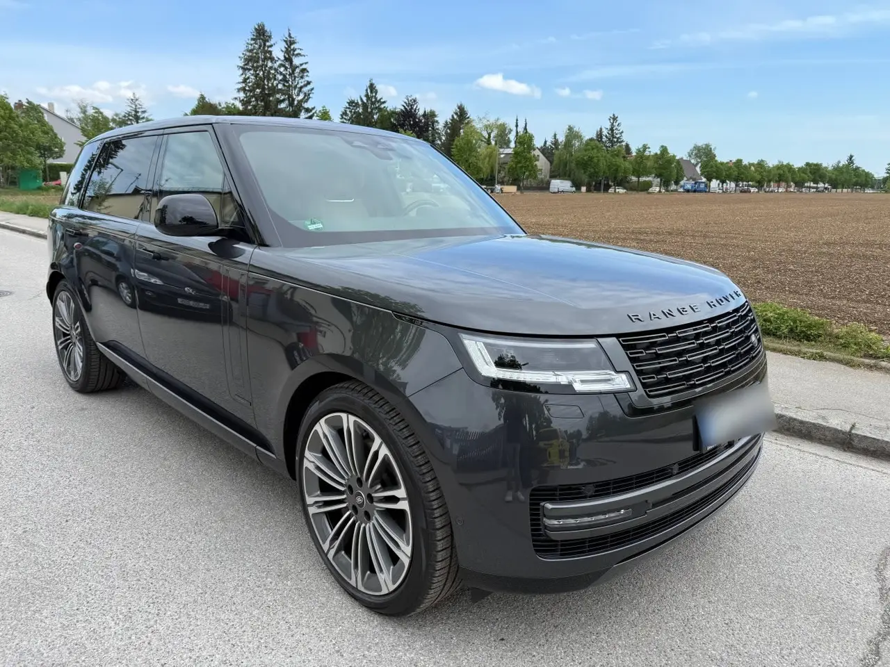 Rover Range Rover Autobiography D350 7s 2025 — Luxury Car Rental Switzerland, Switzerland. Rover Range Rover Autobiography D350 7s in Switzerland The Rover Range Rover…