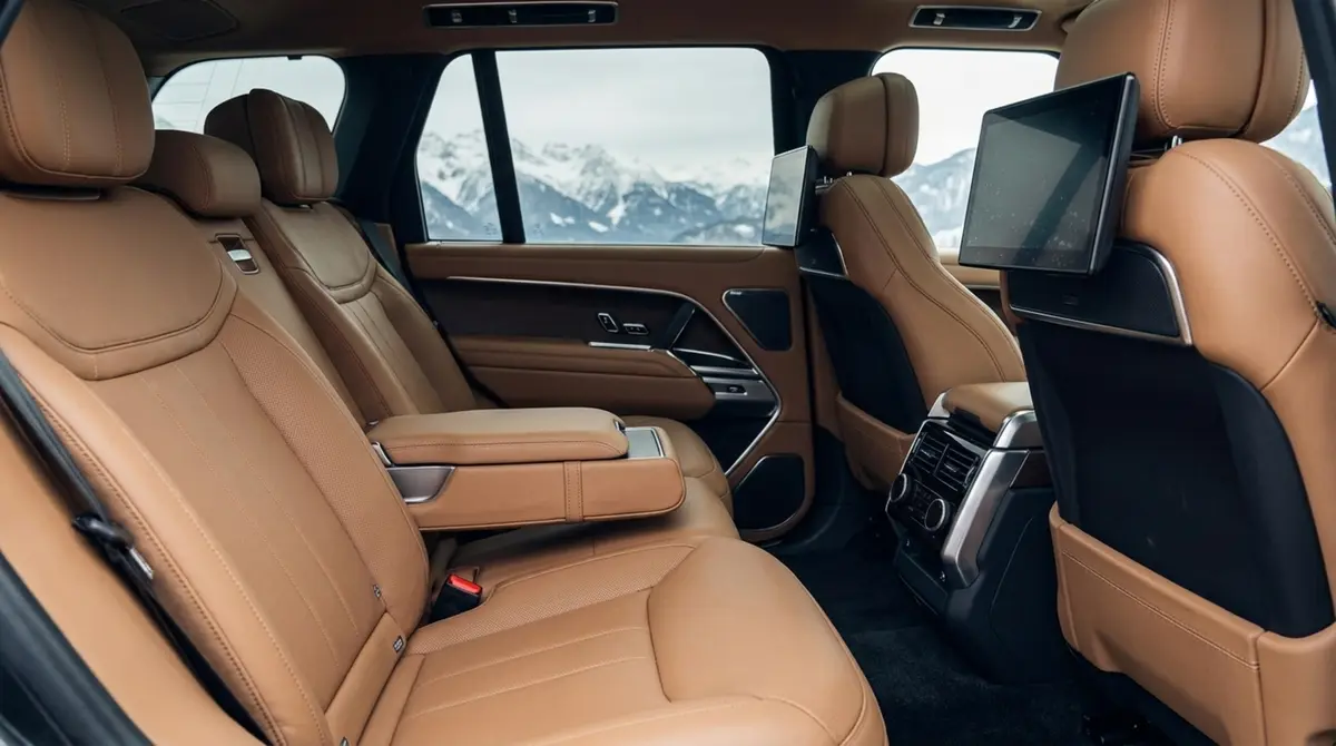 Rover Range Rover Autobiography P530 2026, dashboard — Luxury Car Rental Switzerland, Switzerland. Rover Range Rover Autobiography P530 in Switzerland The Rover Range Rover Autobiography…